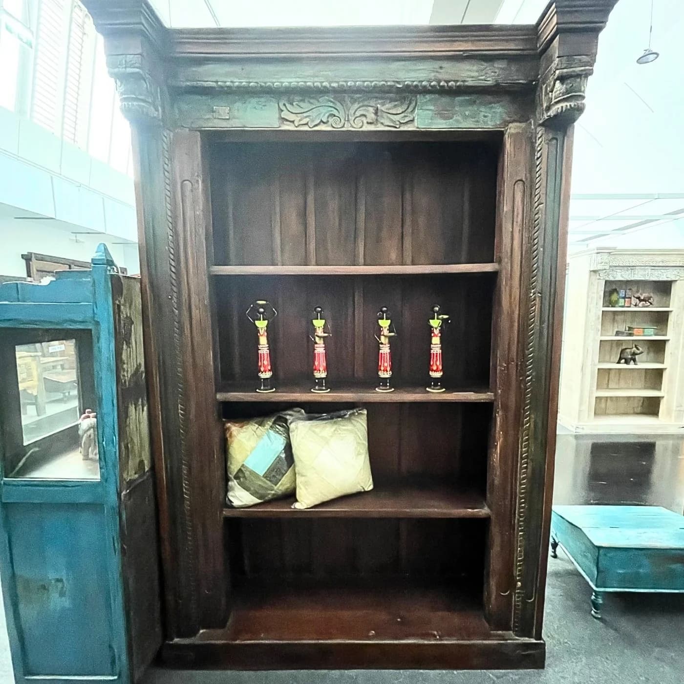 Bücherregal