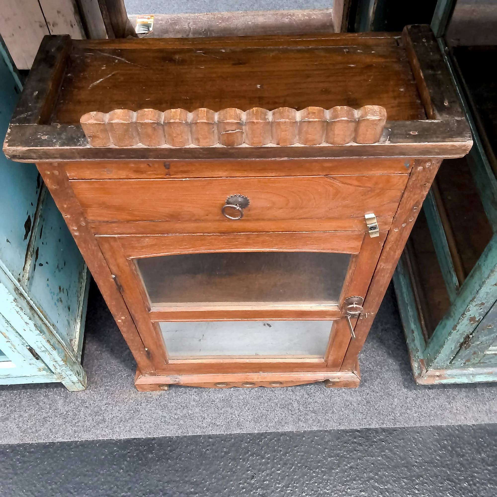 Wand Schaufenster Holz