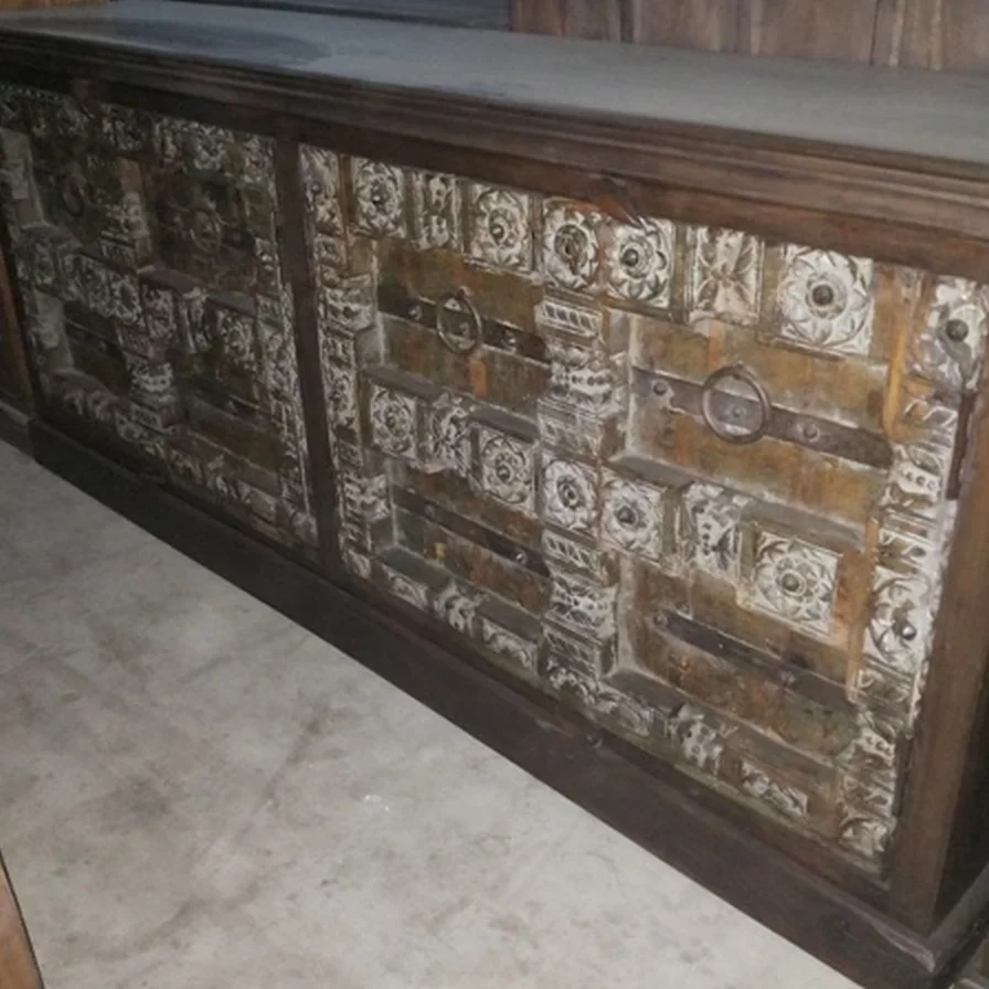 Braunes Sideboard