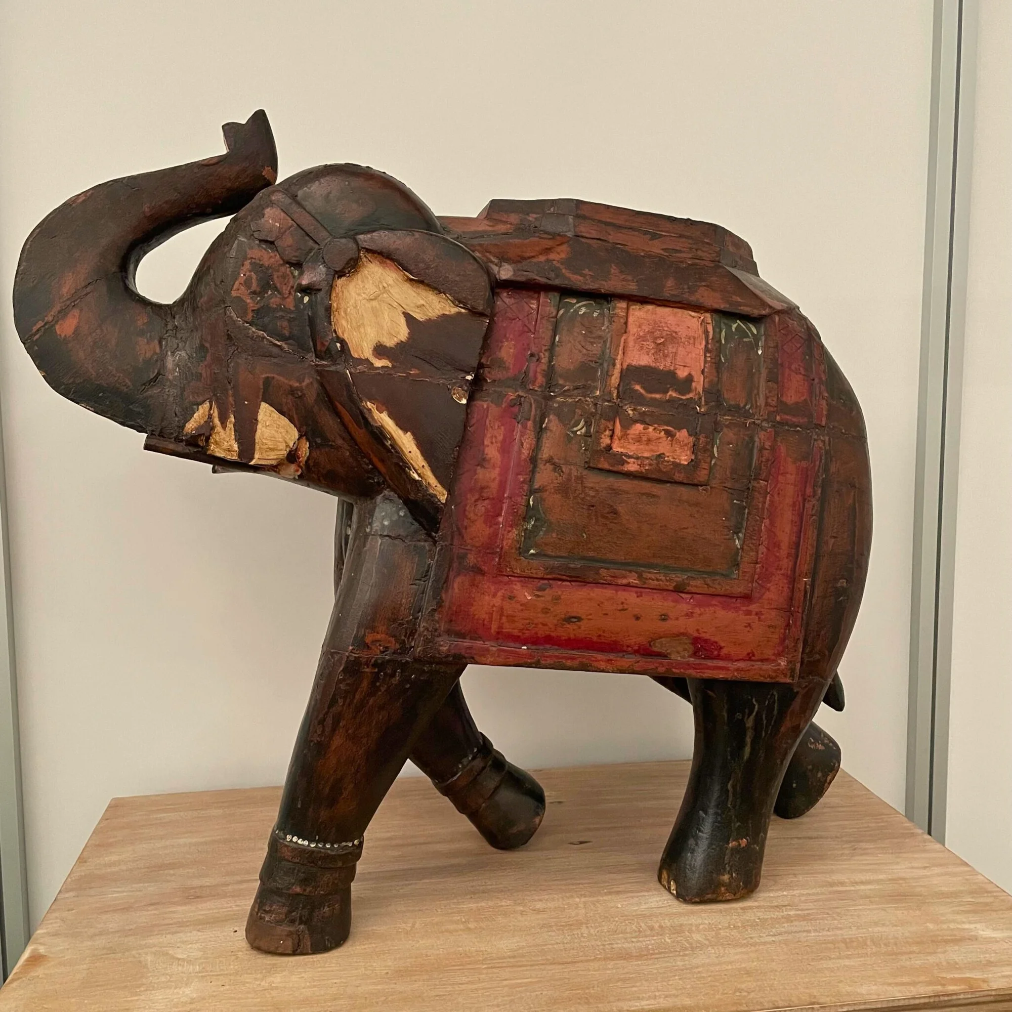 Elefantenskulptur Holz