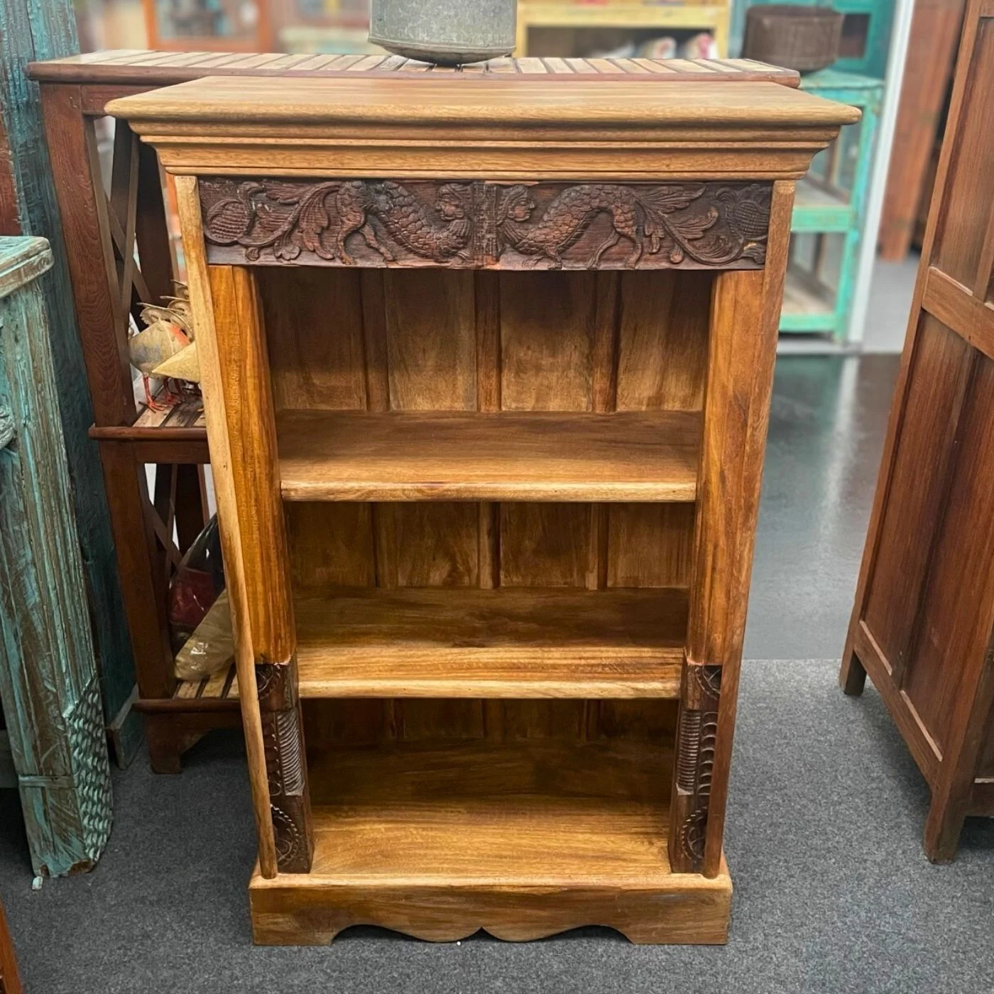 Kleines Bücherregal