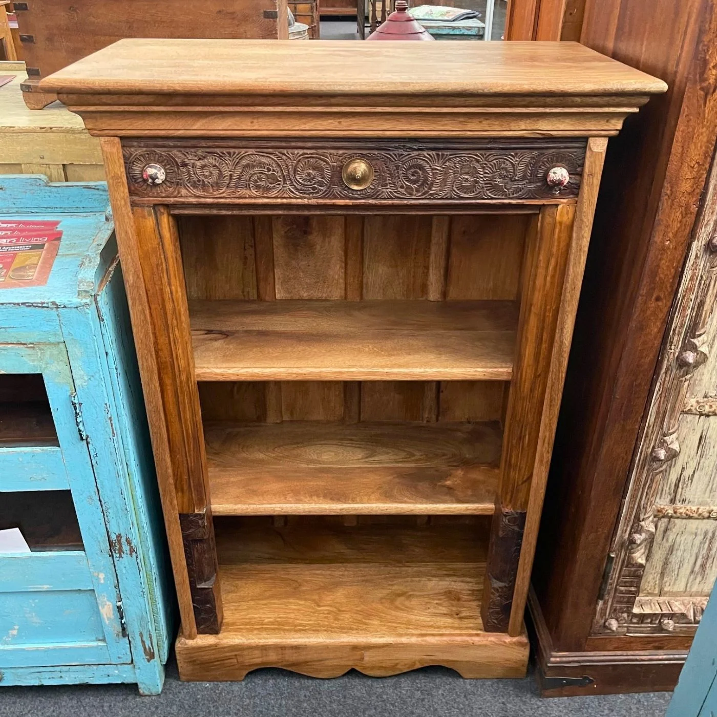 Kleines Bücherregal