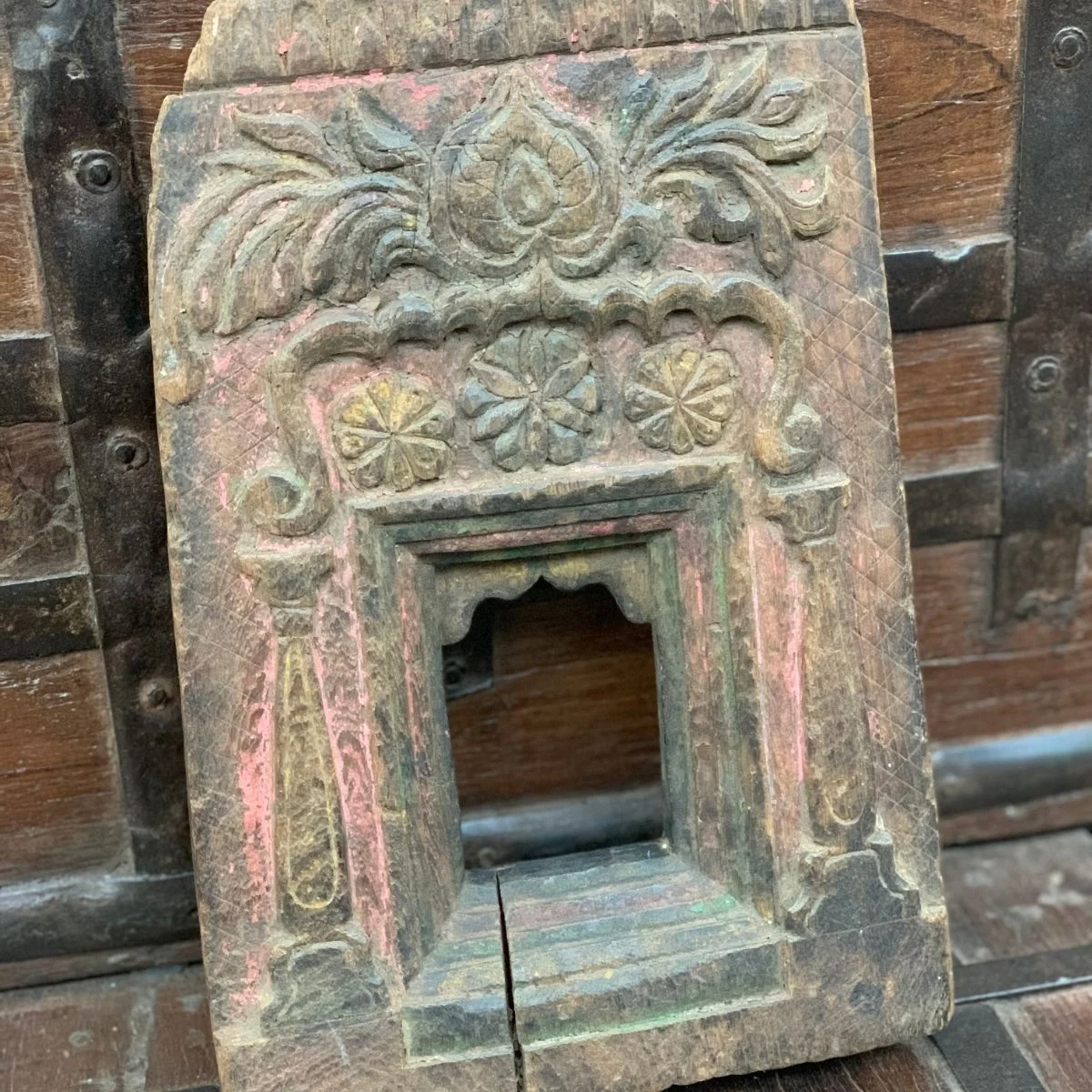 Handgeschnitzter Hausaltar-Rahmen aus Holz