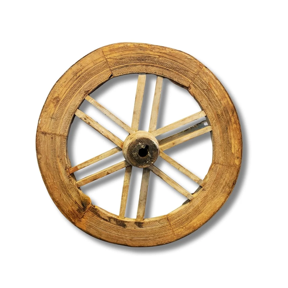 Großes Wagenrad aus Holz