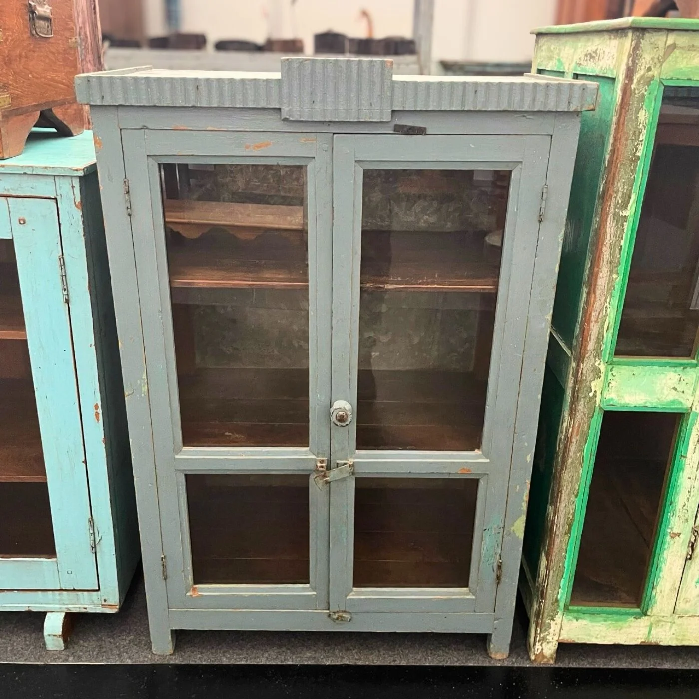 Vitrinenkästchen in Grau