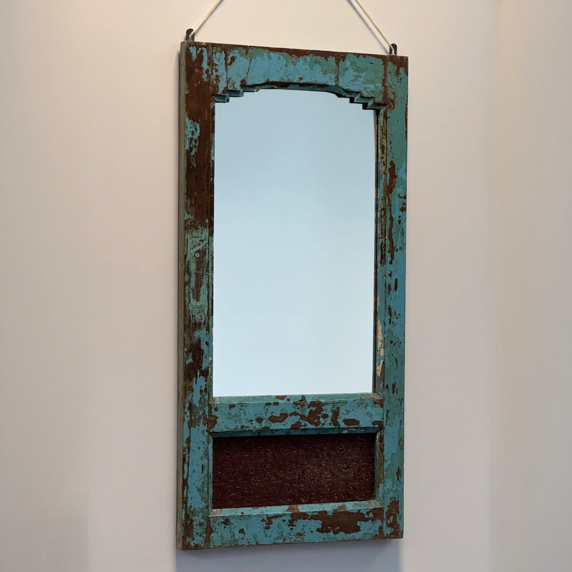 Handgefertigter Altholz-Spiegel