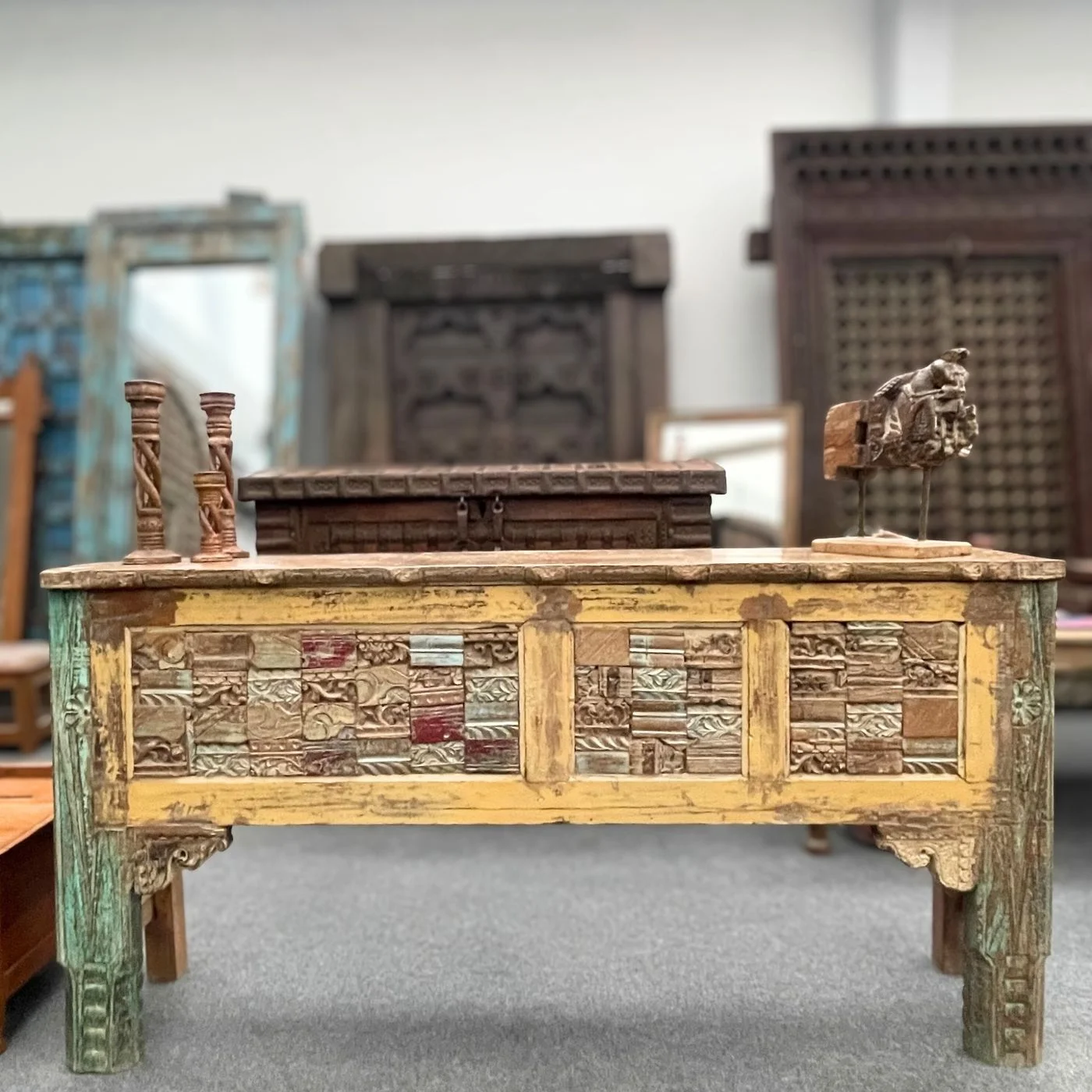 Konsolentisch mit Schubladen