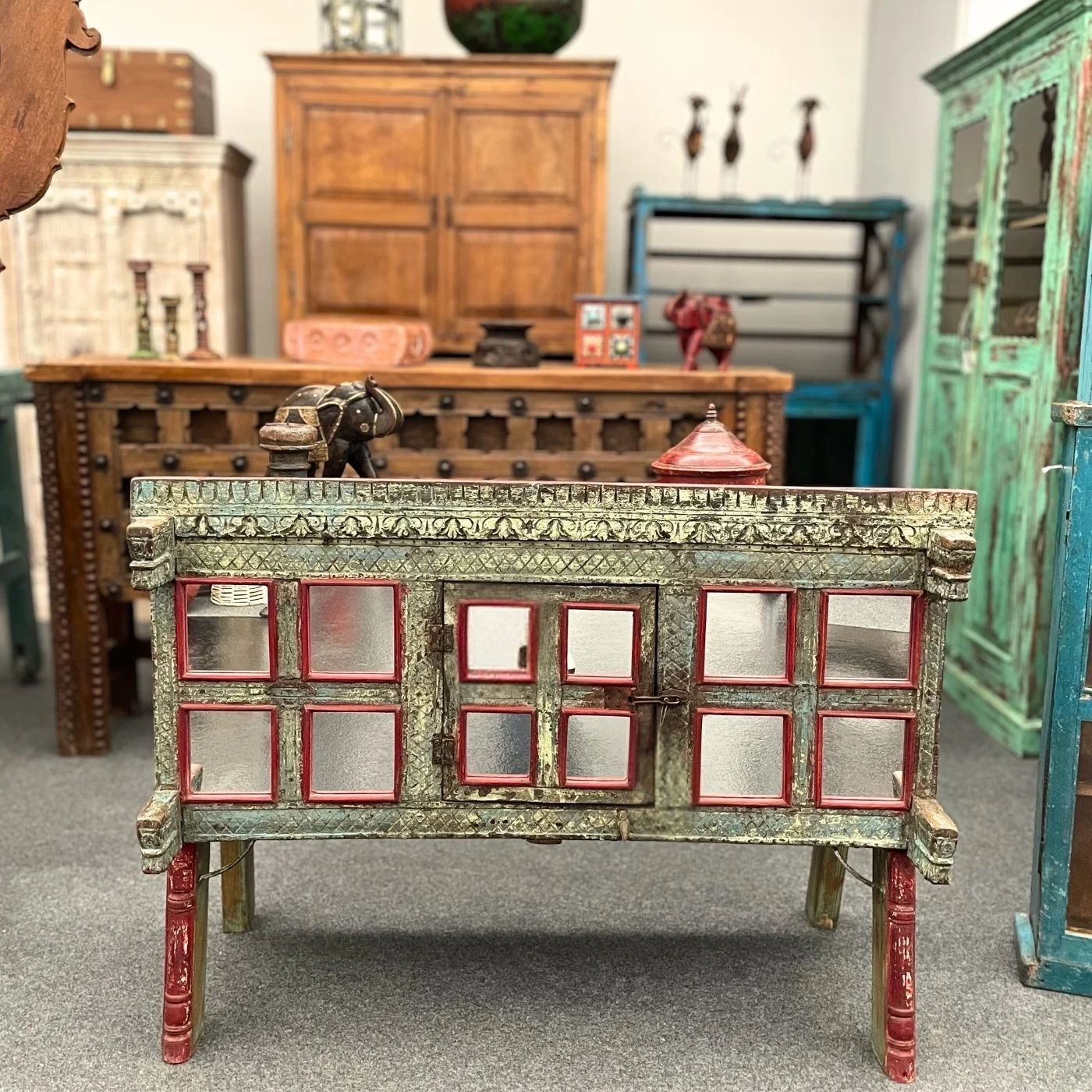 Mini-Kommode mit Spiegelfront