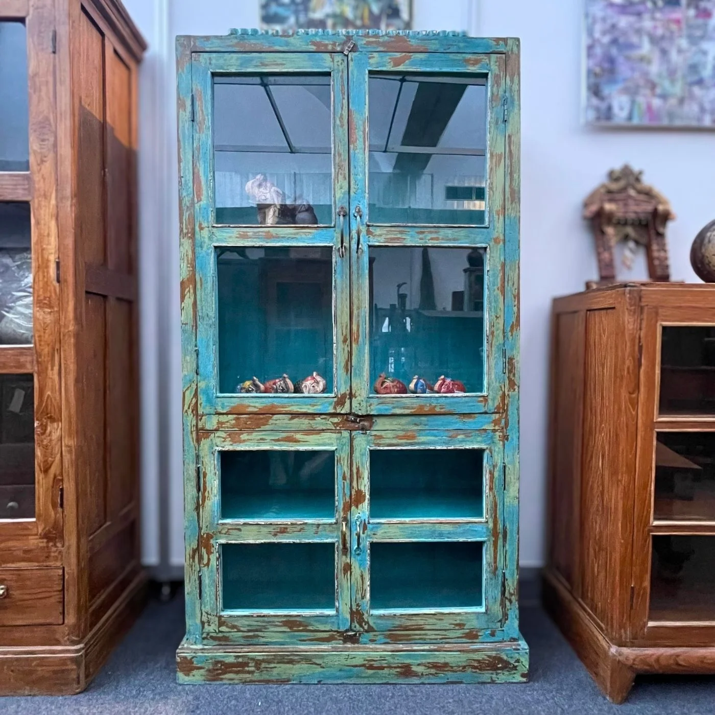 Türkiser Almirah mit Glastüren