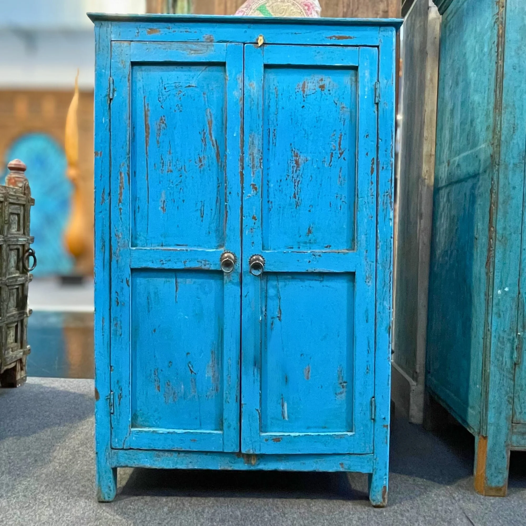 Rustikales Aufbewahrungsmöbel