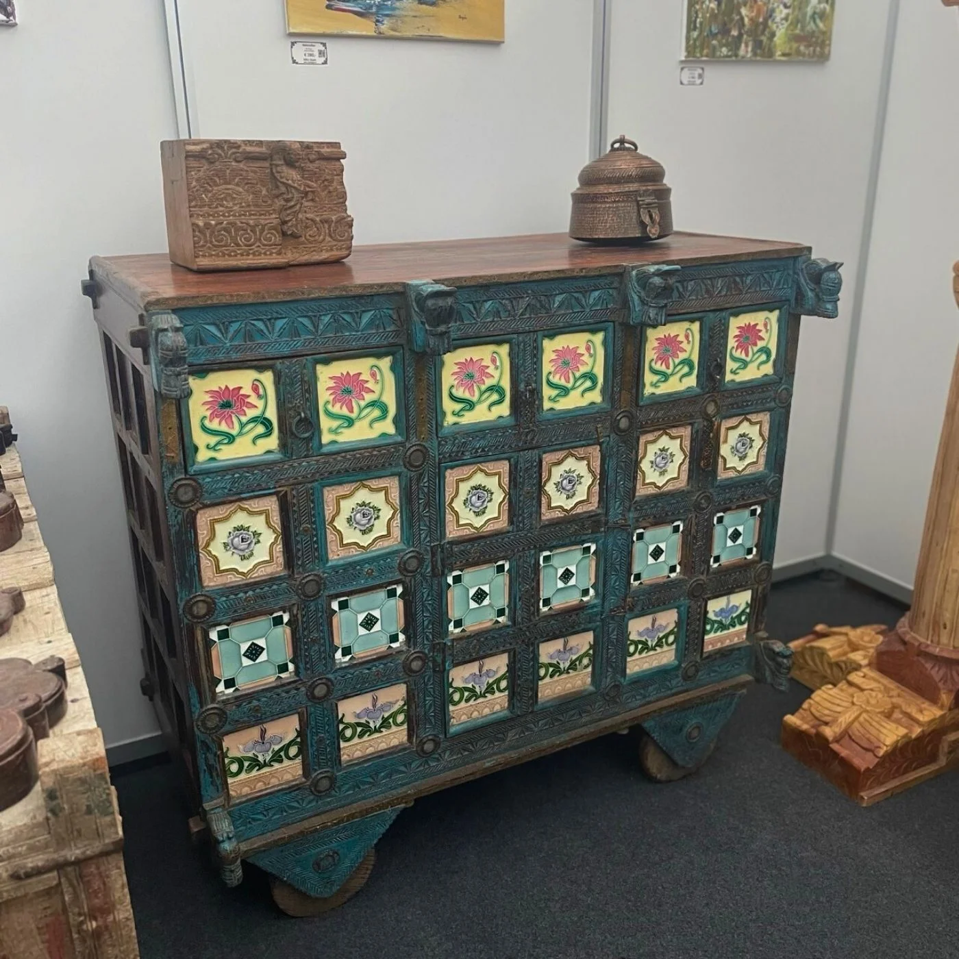 Sideboard-Kommode mit  Keramikfliesen