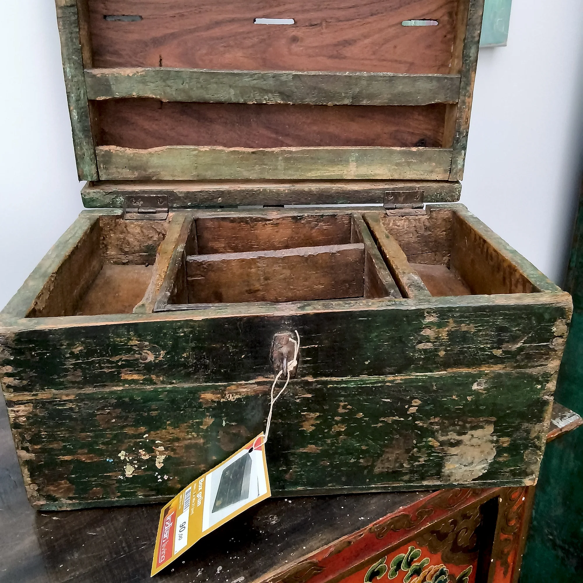 Box grün Holz