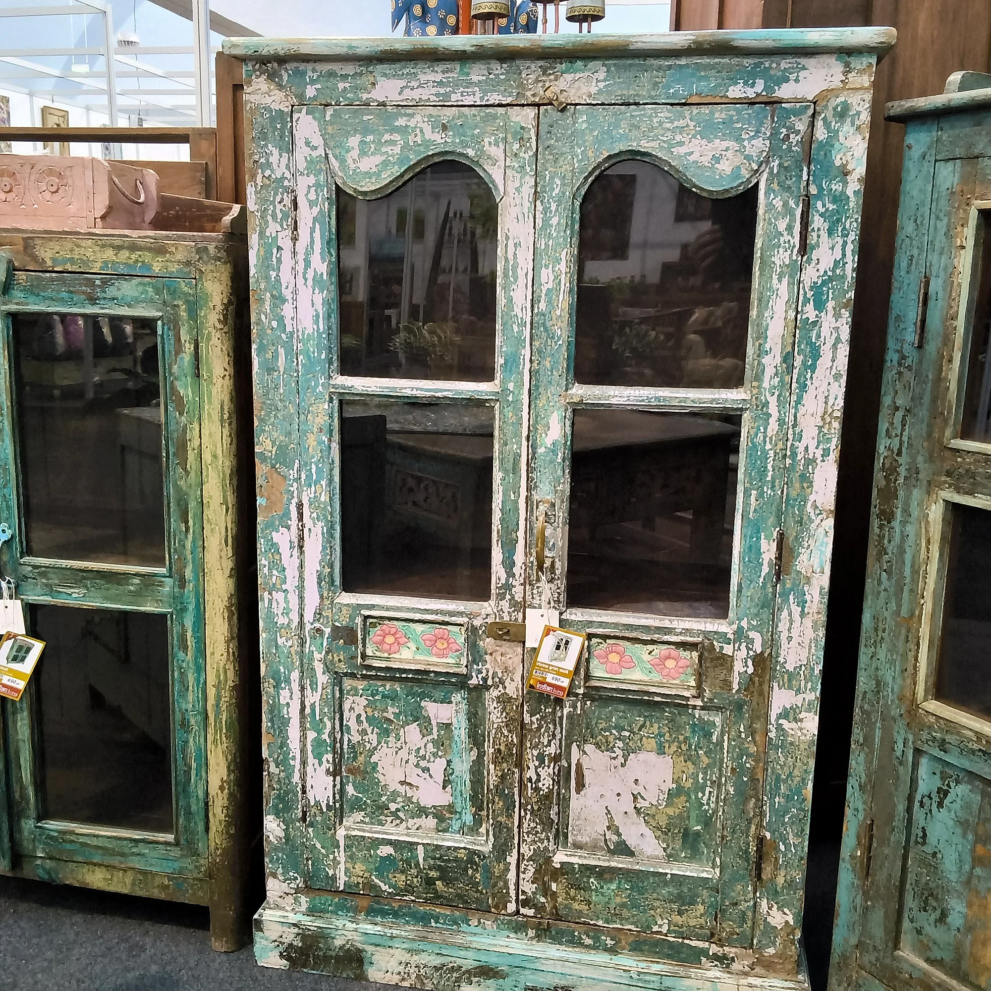 Vitrine grün weiß Holz