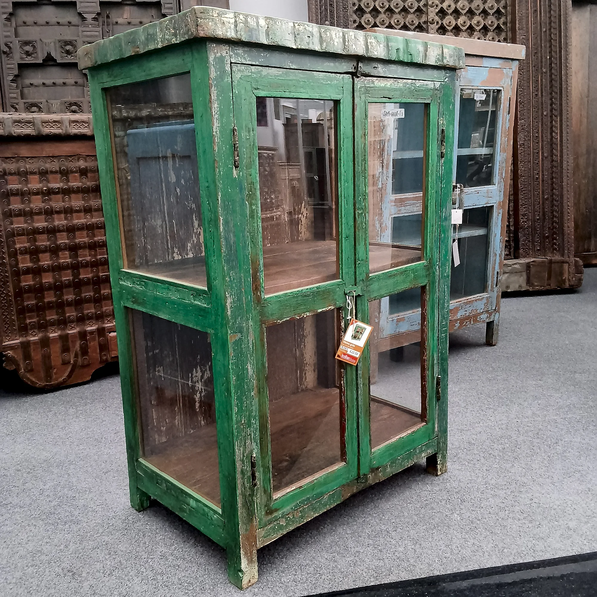 Vitrine grün Holz