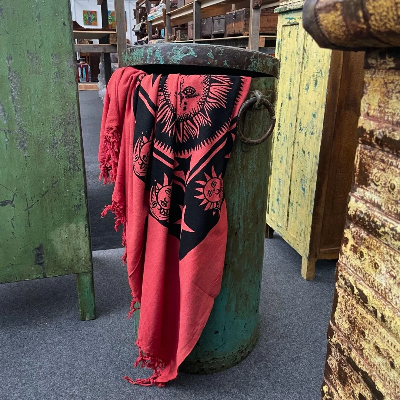 Metalltonne groß Eisen