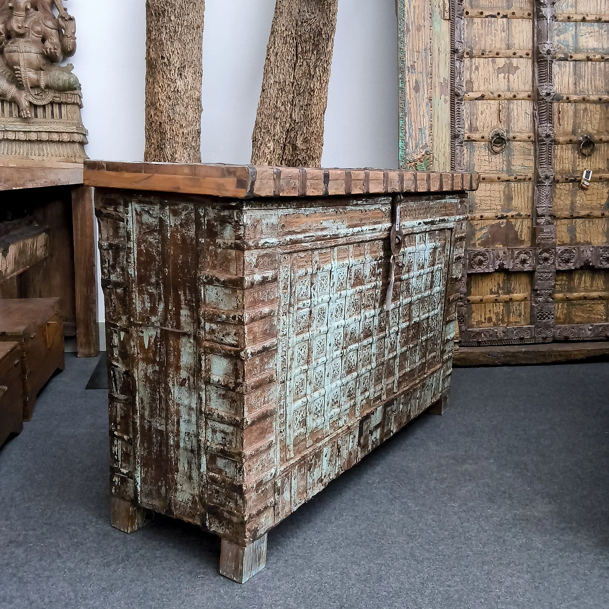 Truhe braun Holz