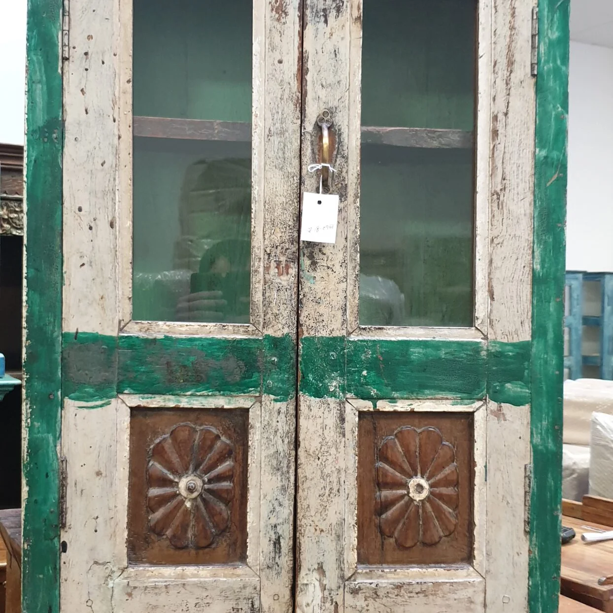 Vitrine grün weiß Holz