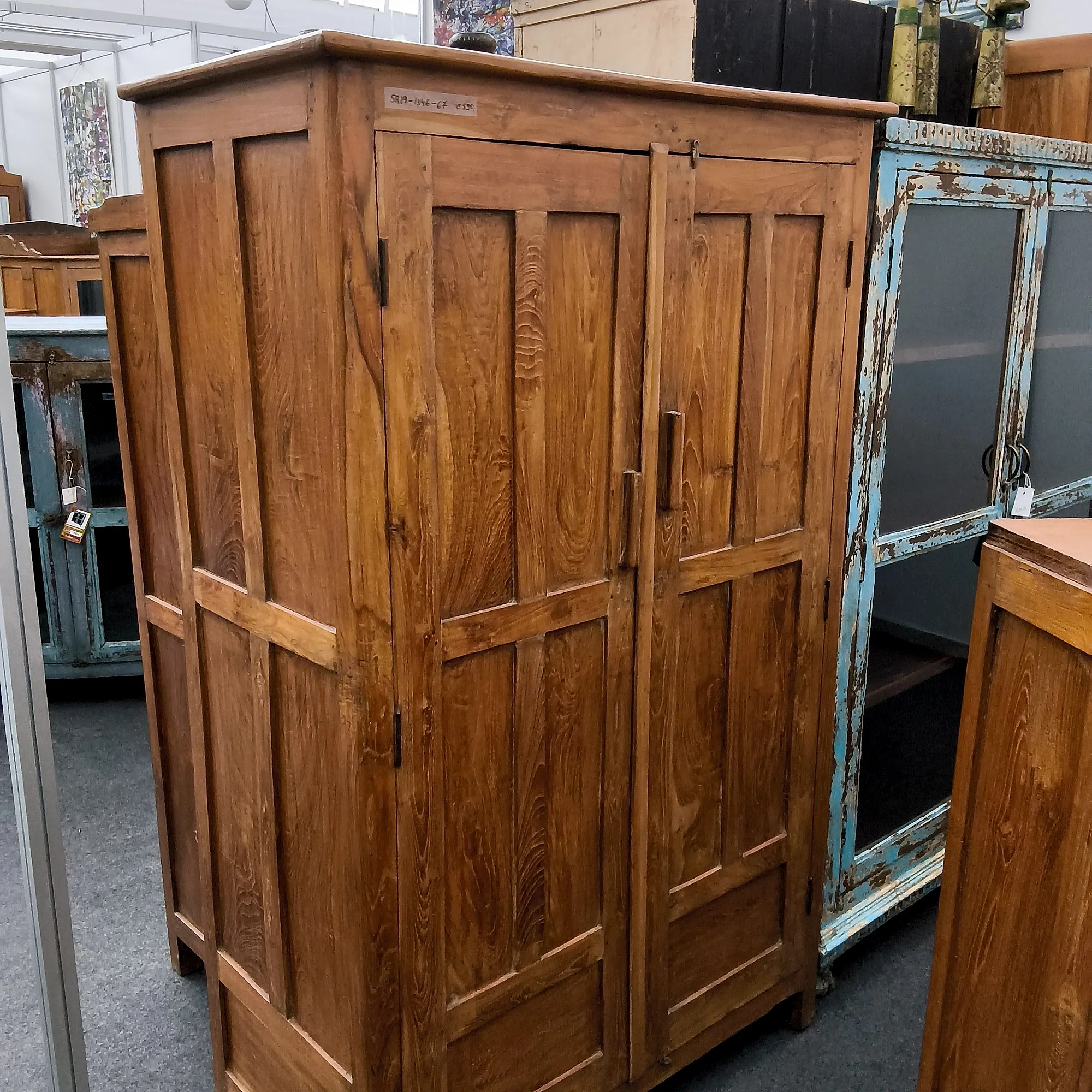 Schrank Holz