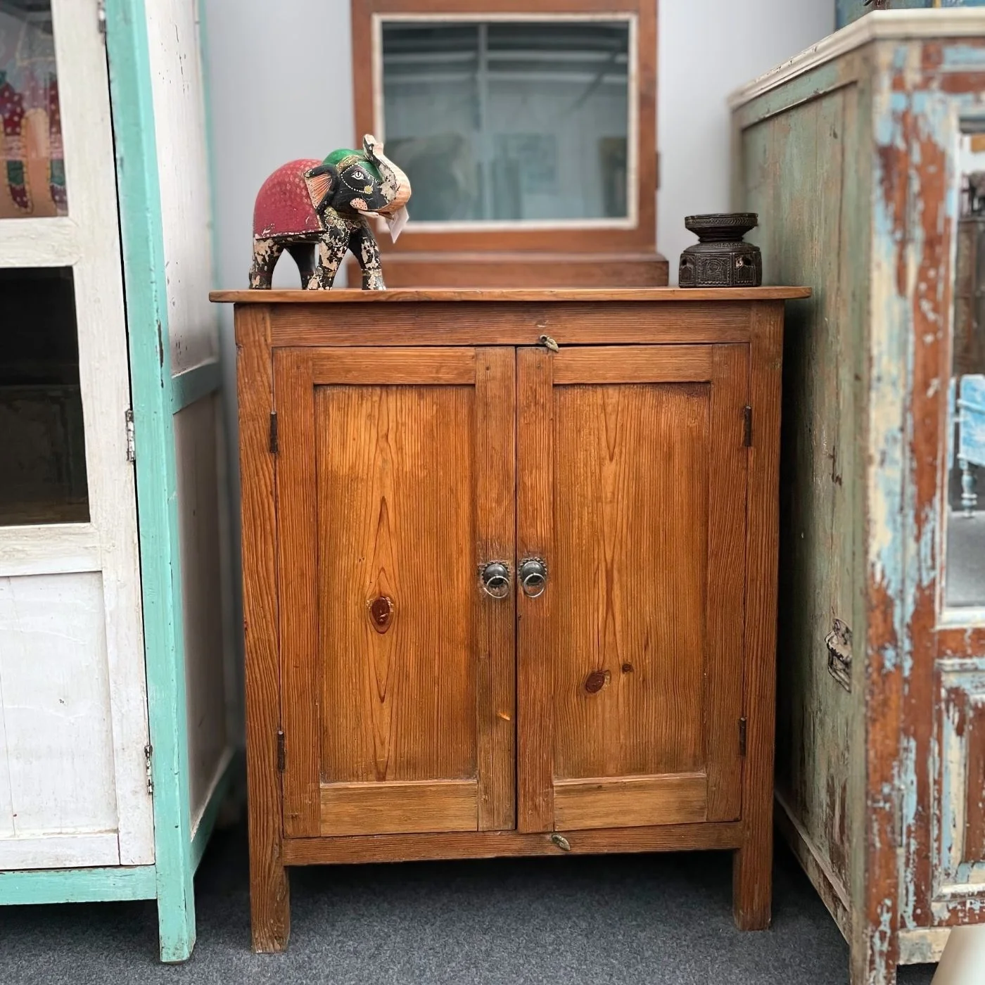 Kästchen mit Doppeltür