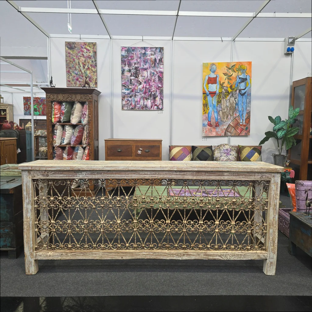 Konsolentisch aus Holz und Schmiedeeisen