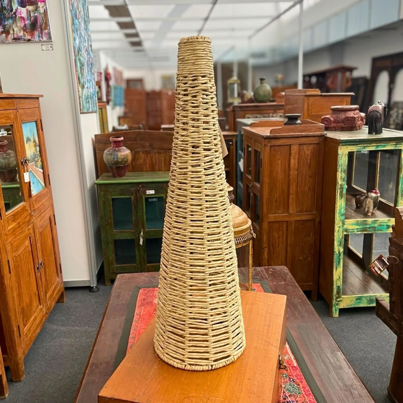 Geflochtener Lampenschirm aus Naturmaterial